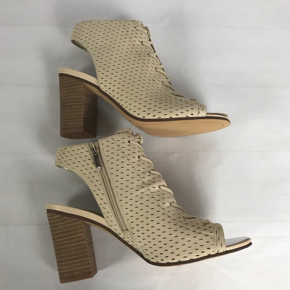 Sam Edelman "Ennette" Perforated Lace-Up Bootie. - Picture 5 of 9